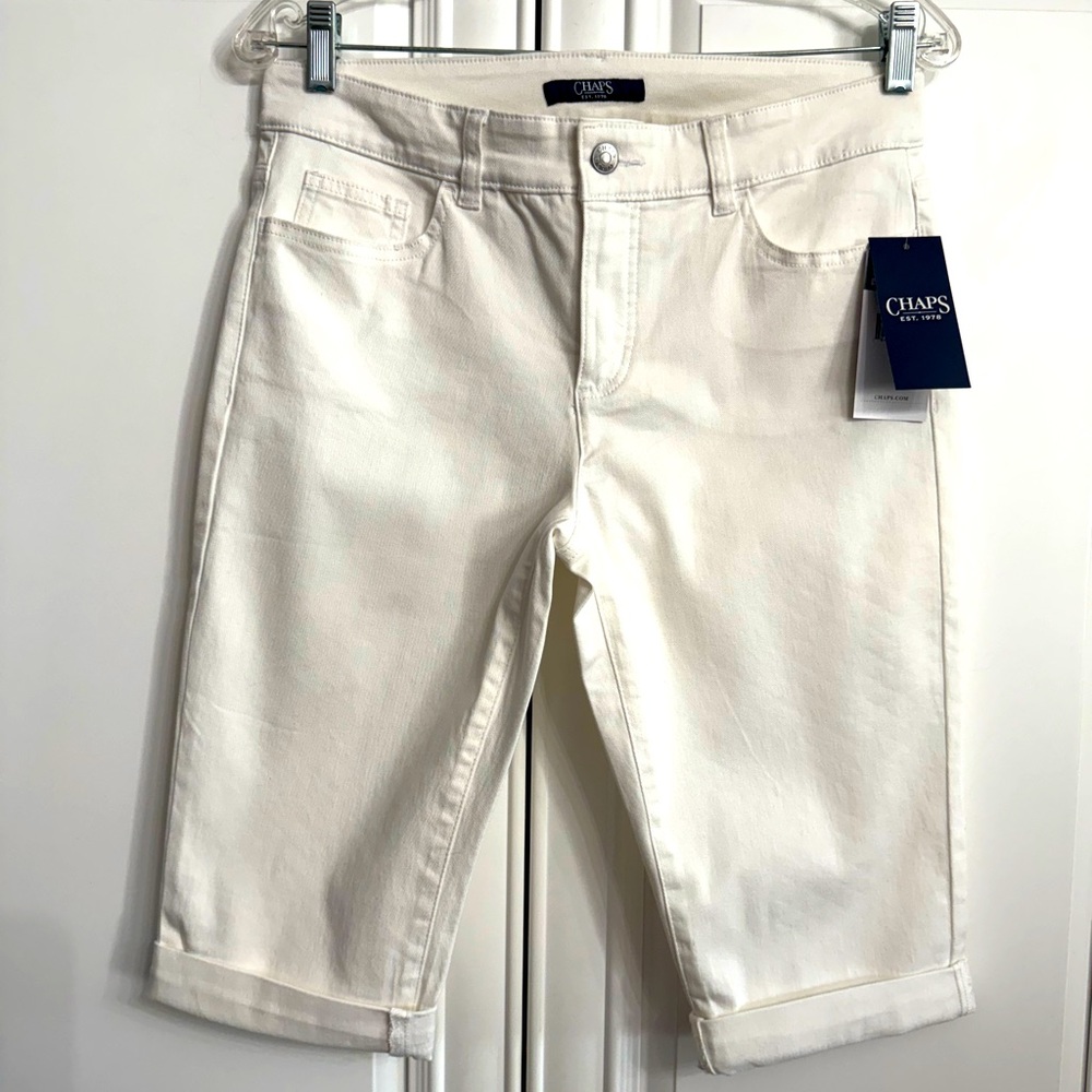 NWOT Chaps Women’s Size 8 White Denim 5 Pocket Bermuda Cuffed Shorts Knee Length - Picture 12 of 12